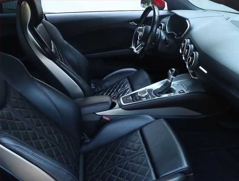 Audi TT (2014) 2.0 TFSI - fotka 9 z 23