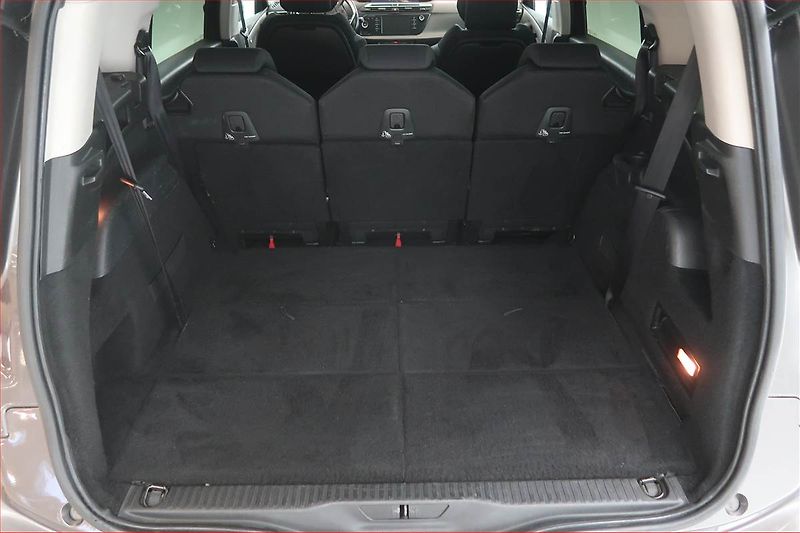 Citroën C4 Picasso (2016) 1.6 BlueHDi, 7 míst, Navi - fotka 13 z 18