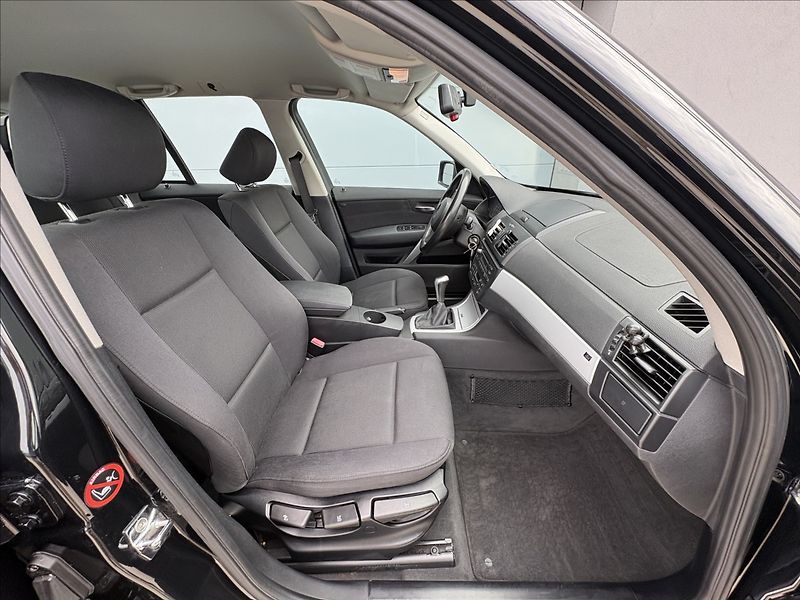 BMW X3 2,0 Č.R servisovano 6MT - fotka 28 z 31
