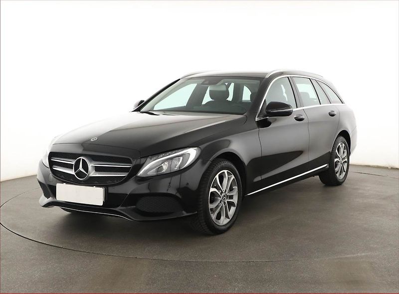 Mercedes-Benz Třídy C (2017) C 200 4MATIC, 4X4, Automat - fotka 2 z 21