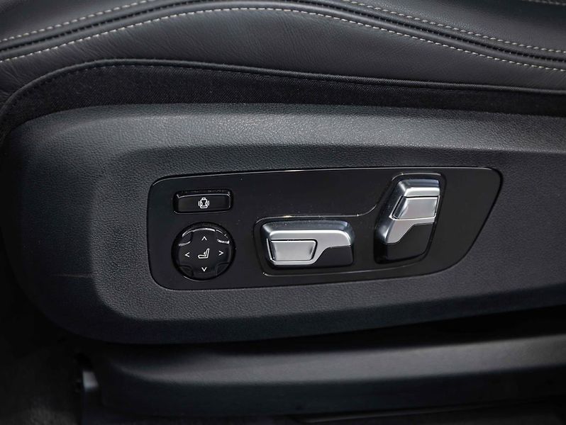 BMW X5 xDrive30d - fotka 20 z 24