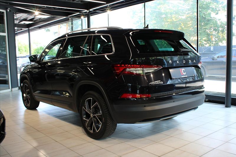 Škoda Kodiaq TDi DSG 4x4 Style ACC/Fullserv - fotka 4 z 33