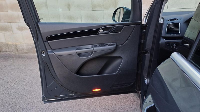 Volkswagen Sharan (2019) TDI 130kW 4Motion 7.míst-DPH - fotka 26 z 50