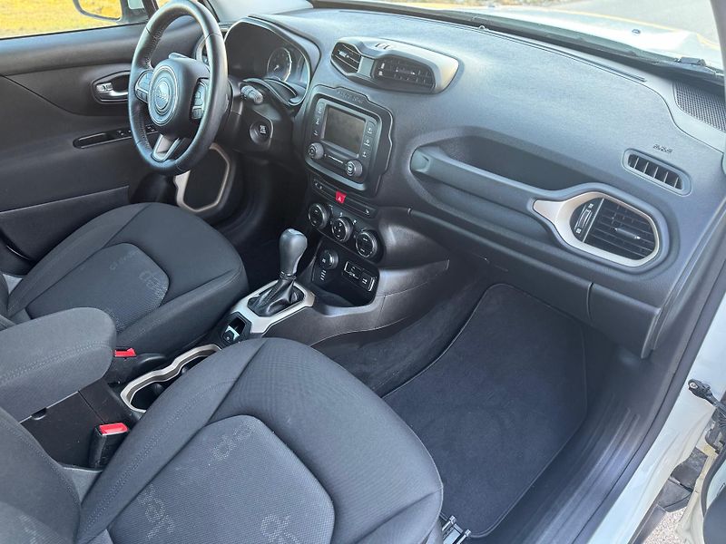 Jeep Renegade (2015) 2.4 AUTOMAT 4x4,SERVISNÍ KNIHA - fotka 18 z 30