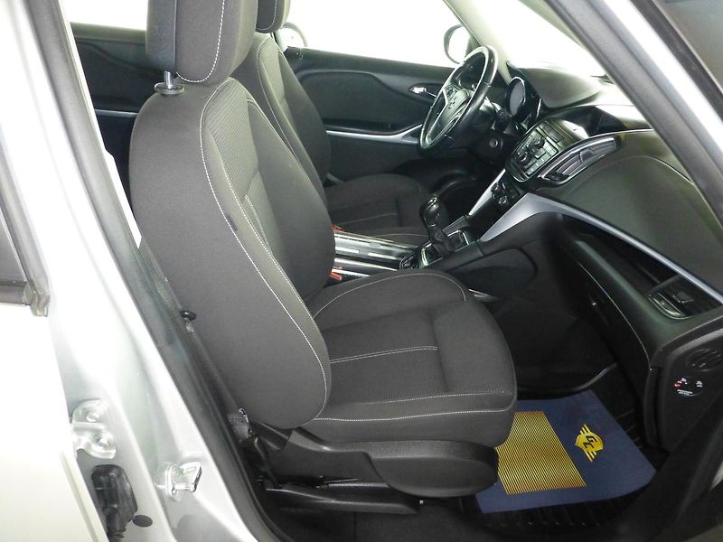 Opel Zafira (2012) 2,0CDTI-121KW*VYHŘ.SED***7MÍST - fotka 18 z 23