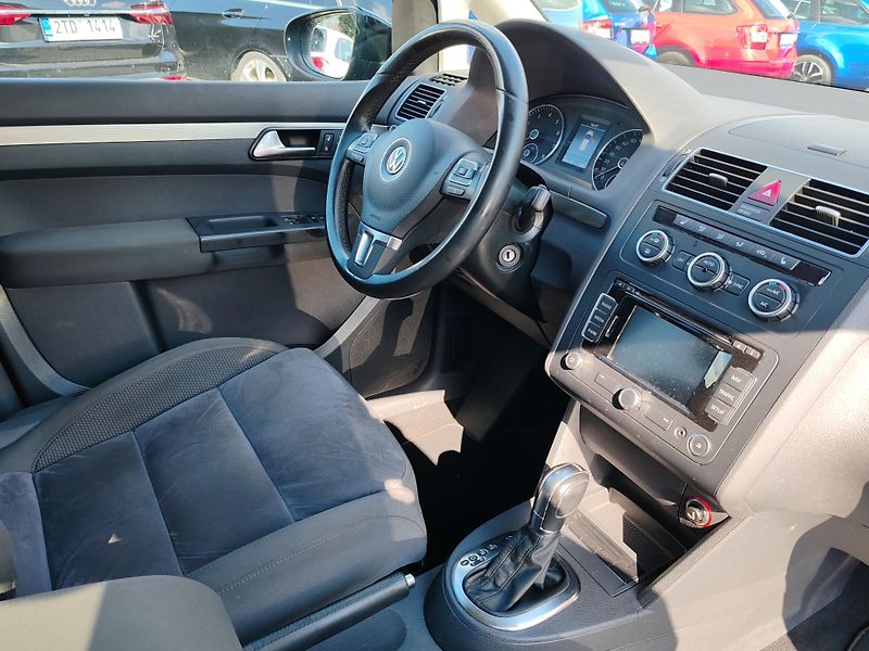 Volkswagen Touran 1.4 TSI CNG - fotka 17 z 22