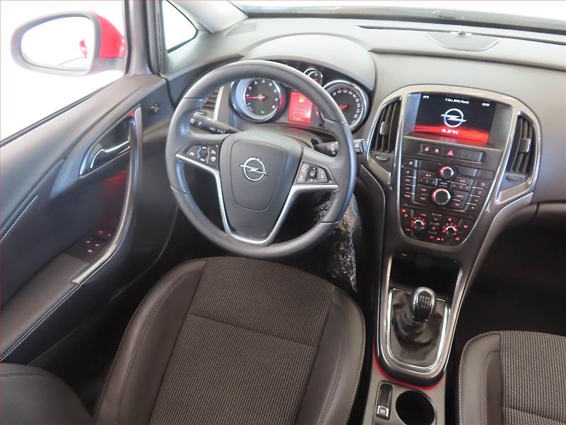 Opel Astra (2014) Enjoy 1.4 T, ČR,1.maj - fotka 7 z 14