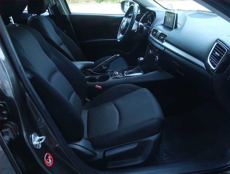 Mazda 3 (2016) Kenko 2.0 Skyactiv-G, Automat - fotka 9 z 18