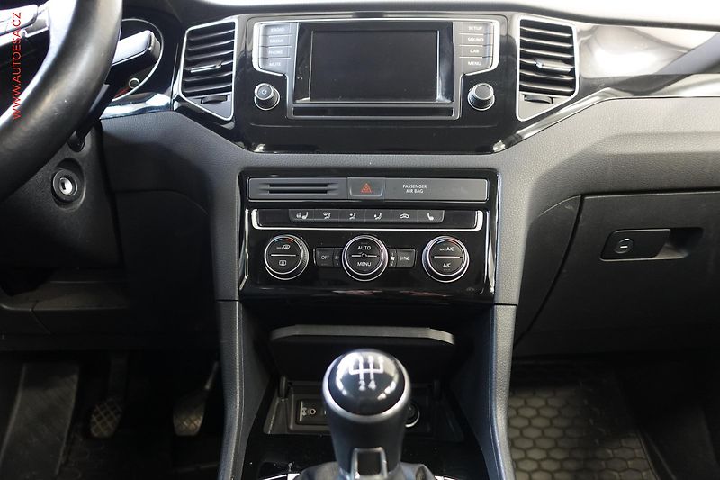 Volkswagen Golf Sportsvan (2014) 1.6 TDi, 1.maj,ČR, AC, TZ - fotka 9 z 22