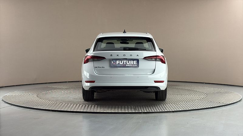 Škoda Octavia 2.0 TDI DSG Style Combi - fotka 5 z 28