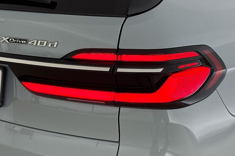 BMW X7 xDrive40d - fotka 5 z 30