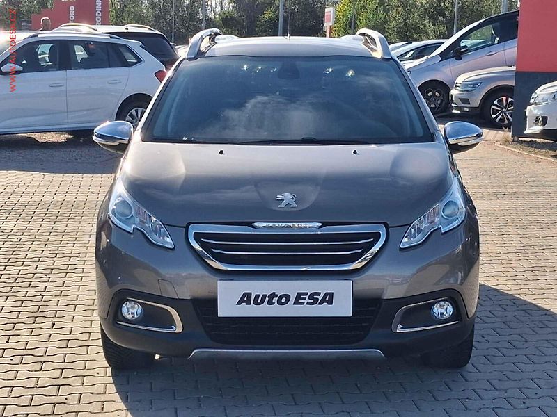 Peugeot 2008 (2016) 1.2 PT, Active, AT, TZ, navi - fotka 2 z 17