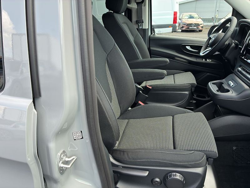 Mercedes-Benz Vito 114 CDI / Tourer Select / - fotka 10 z 26