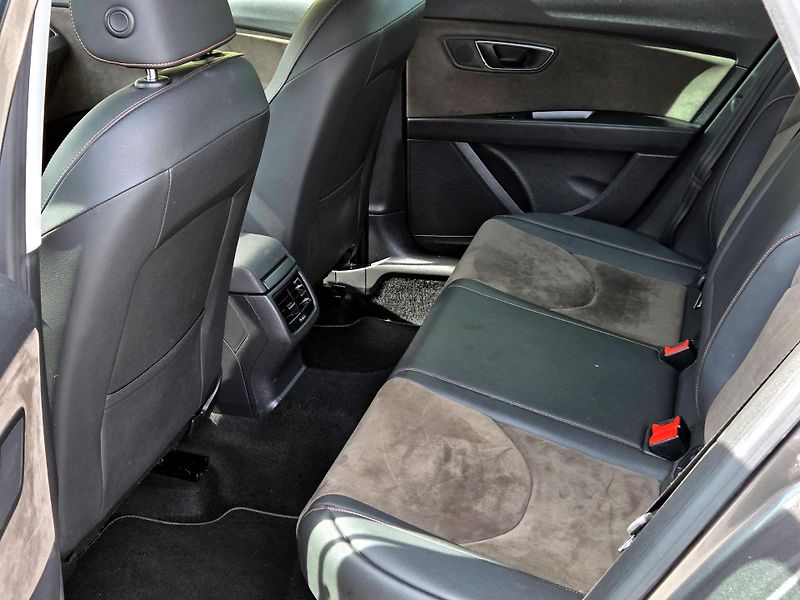 Seat Leon 2,0TDi xPERIENCE 4drive ROZVOD - fotka 20 z 51