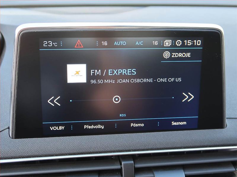 Peugeot 3008 (2020) 1.2 PureTech, Automat, Navi - fotka 12 z 18