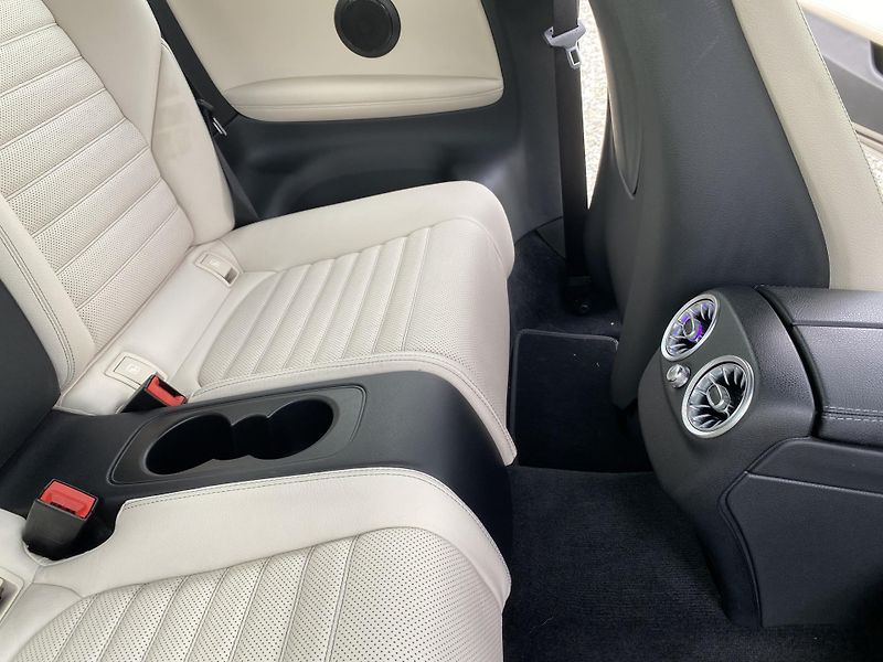 Mercedes-Benz Třídy C C 400 COUPE 4MATIC 51.000KM - fotka 122 z 149
