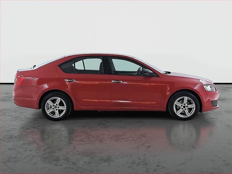Škoda Octavia (2014) 1.6 TDI, Tempomat - fotka 6 z 16