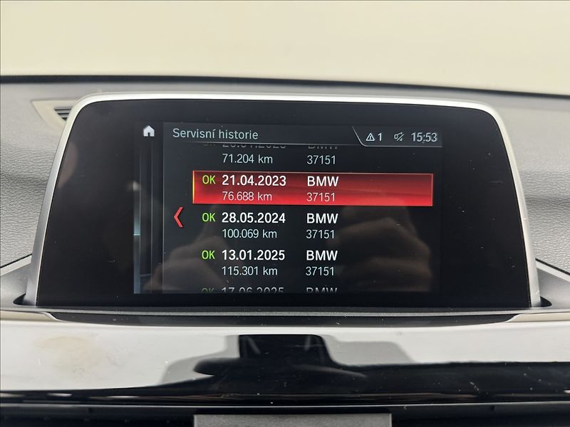 BMW X1 2,0 18d AUTOMAT SERVIS ČR - fotka 20 z 44