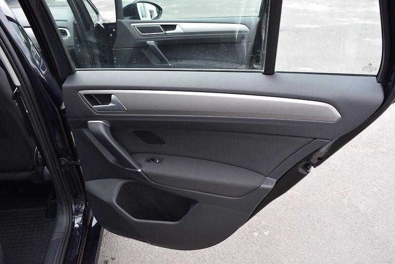 Volkswagen Golf Sportsvan (2016) 1.4TSI 92kw CLBMT TAŽNÉ NAVI  - fotka 38 z 50