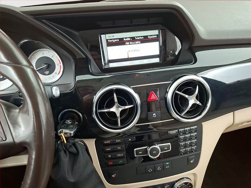 Mercedes-Benz GLK (2013) 350 CDI, 4X4, Automat - fotka 12 z 19