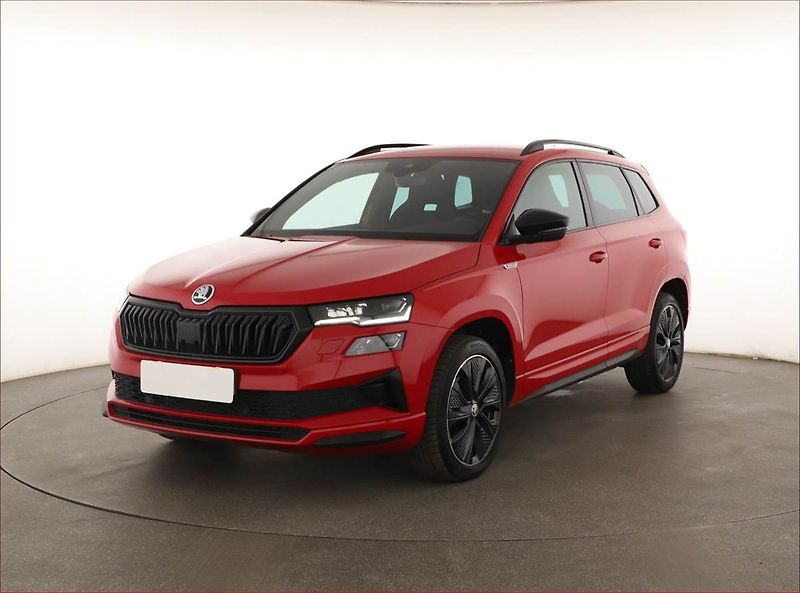 Škoda Karoq (2023) Sportline 1.5 TSI - fotka 2 z 20