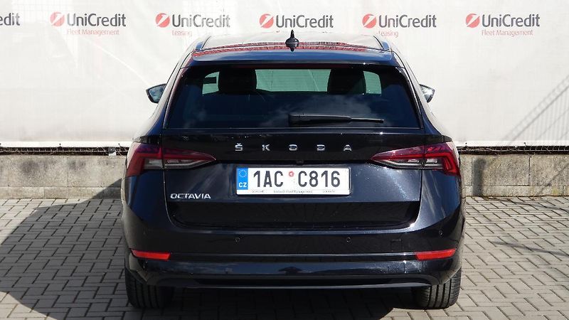 Škoda Octavia Combi 2,0 TDI Style DSG 110 kW - fotka 4 z 23