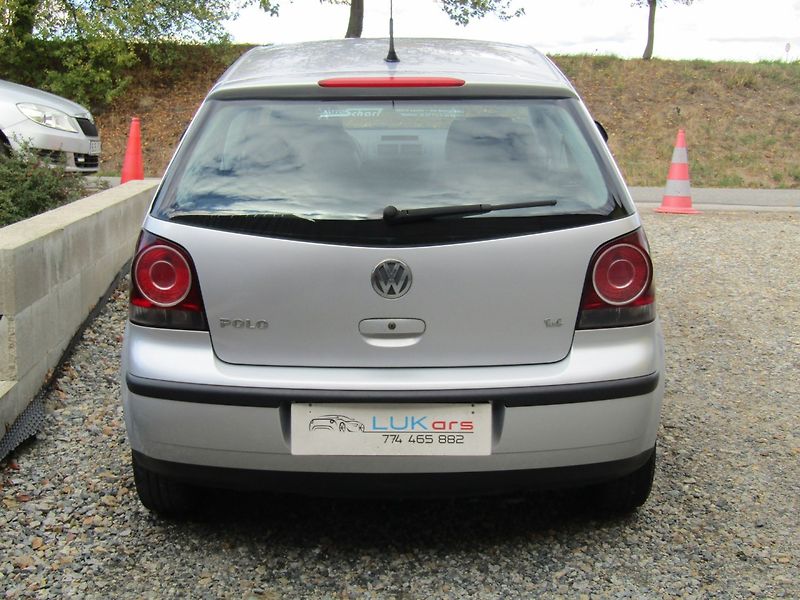 Volkswagen Polo (2006) 1.4 I 55kW  ZIMNÍ PNEU  1.MAJI - fotka 12 z 38