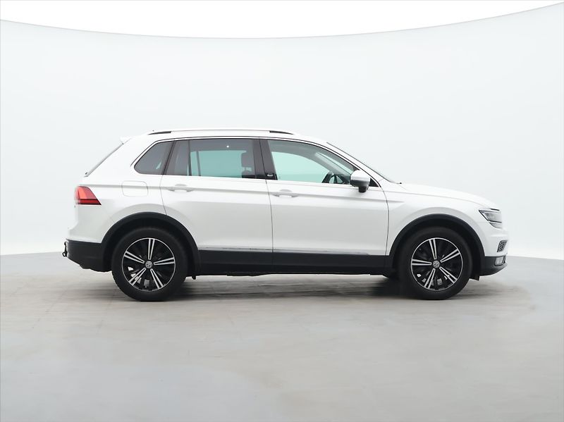 Volkswagen Tiguan 1,4 TSI Sound edice matrix pan - fotka 8 z 31