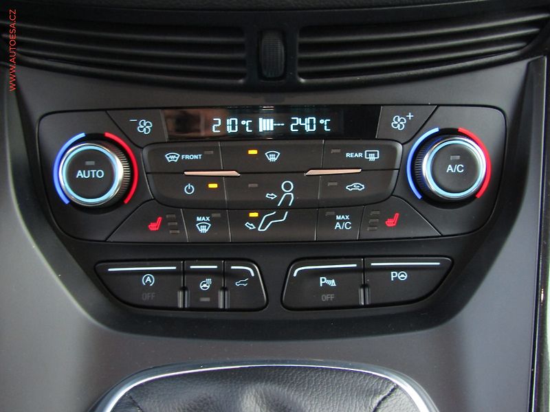 Ford Kuga (2018) 1.5EB, Titanium, navi, kamera - fotka 16 z 17