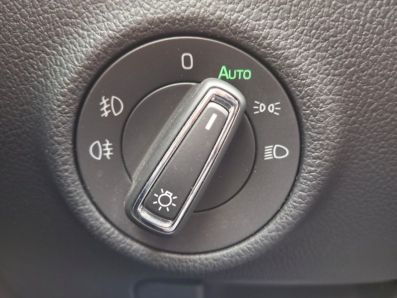 Škoda Superb (2019) Style Extra DSG 2,0TDi 140kW - fotka 32 z 35