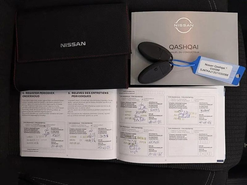 Nissan Qashqai 1.3T 103kW ACC Panorama DPH - fotka 13 z 13