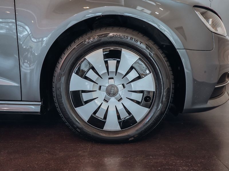Audi A3 1.6TDI 85kW - fotka 32 z 32
