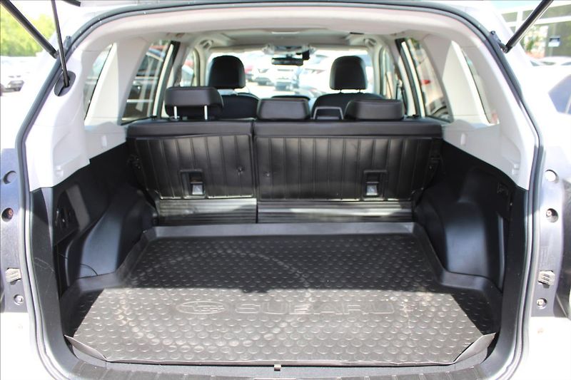 Subaru Forester 2,0 XT  ČR,AUTOMAT,4x4,TAŽNÉ - fotka 28 z 35