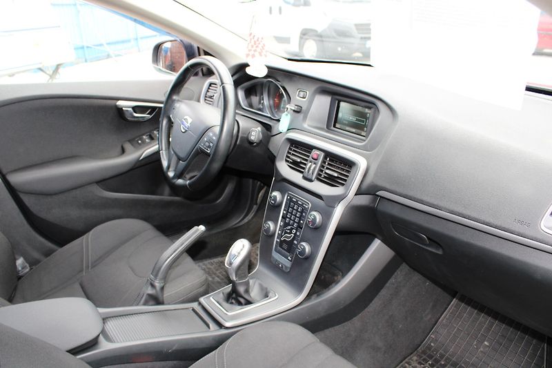 Volvo V40 (2012) 1,6D2 KLIMA TEMPOMAT EL.OKNA - fotka 14 z 16