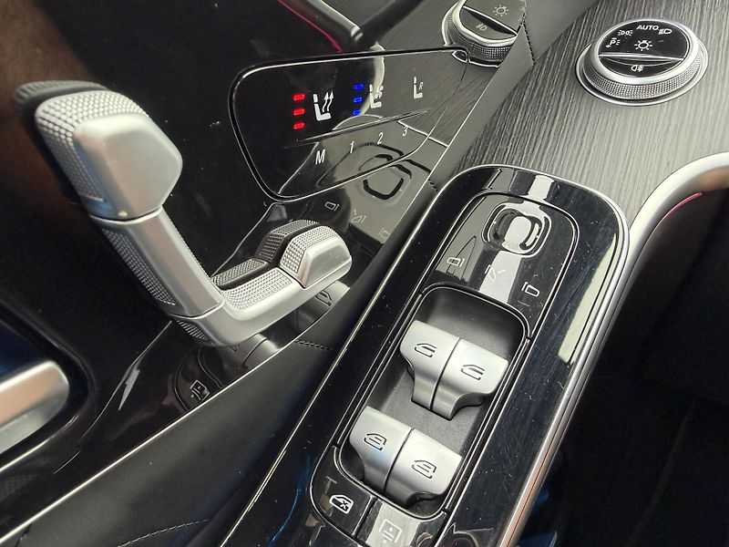 Mercedes-Benz Třídy S 400d AMG 4M ČR DPH ZÁRUKA 6/27 - fotka 17 z 60