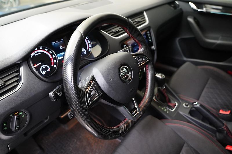 Škoda Octavia - fotka 14 z 33