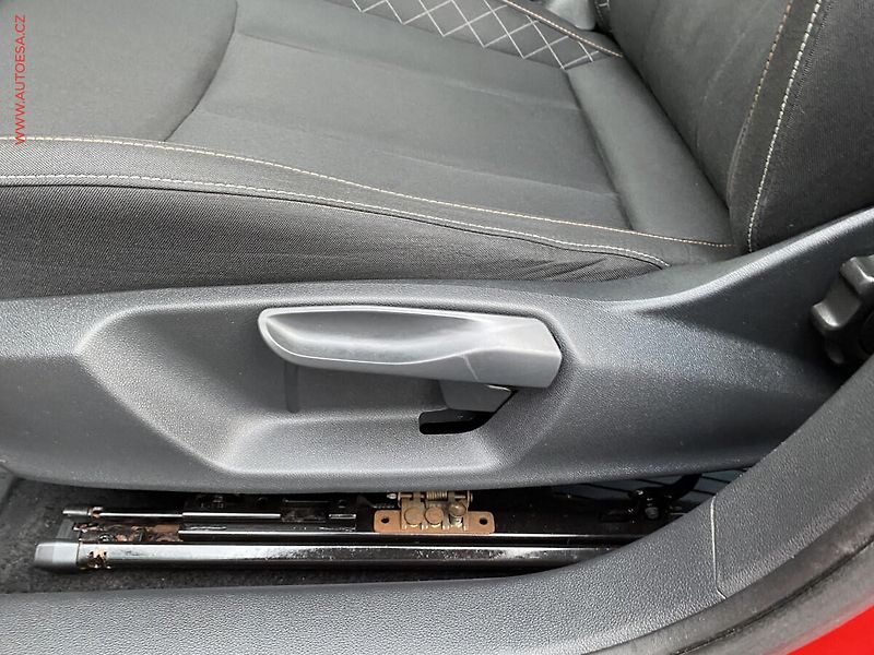 Škoda Scala (2020) 1.6 TDi, Ambition, DSG, LED - fotka 15 z 18