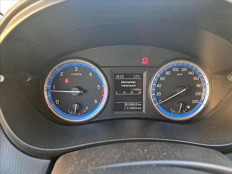 Suzuki SX4 S-Cross 1,6 DDiS - fotka 34 z 58