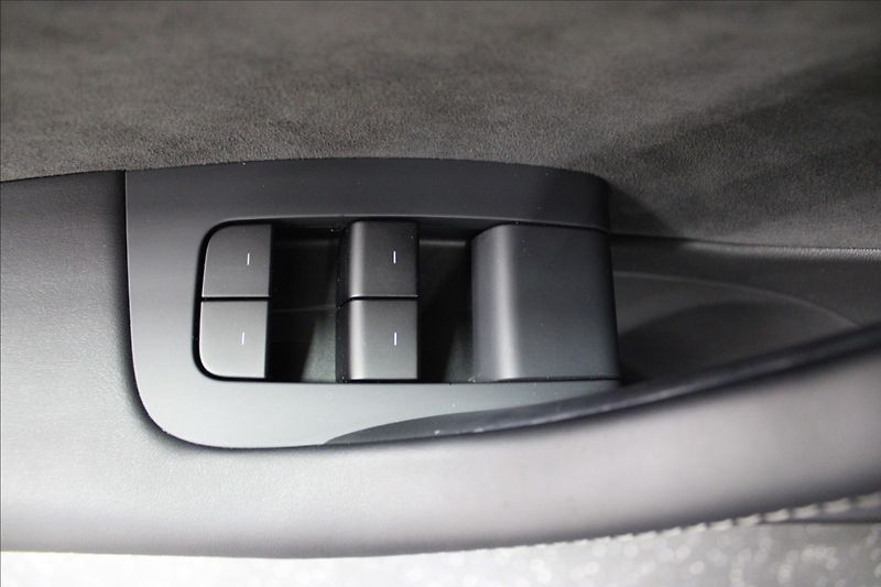 Tesla Model 3 0,0 Standard plus zánovní - fotka 13 z 26