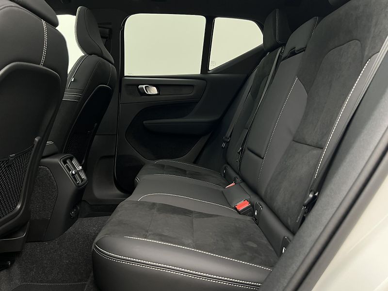 Volvo EX40 (2026) TWIN BLACK ULTRA  - fotka 5 z 45