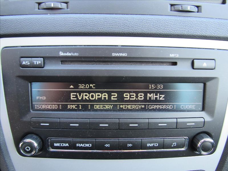Škoda Octavia 1,6 TDI 77kW Combi - fotka 16 z 27