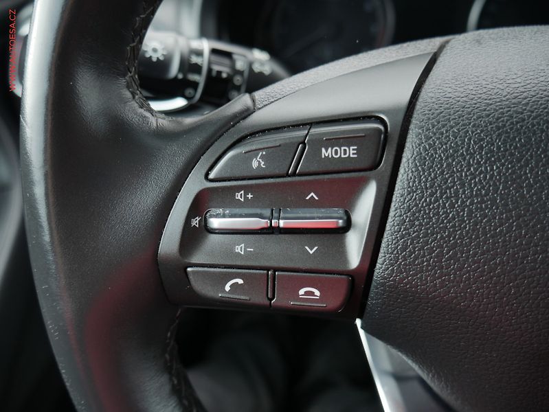Hyundai i30 (2020) 1.5 DPi, ČR, Comfort, kamera - fotka 12 z 21