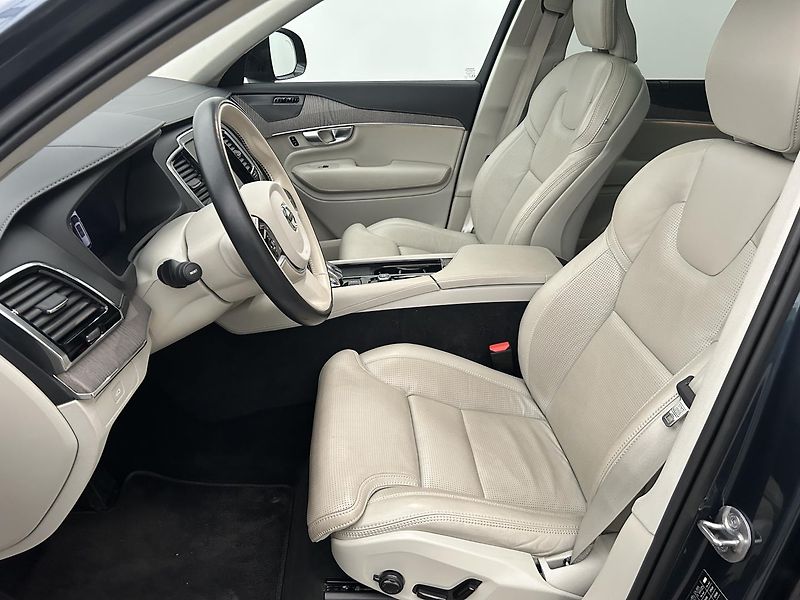 Volvo XC90 2.0 B5 4x4 ULTIMATE - fotka 10 z 30