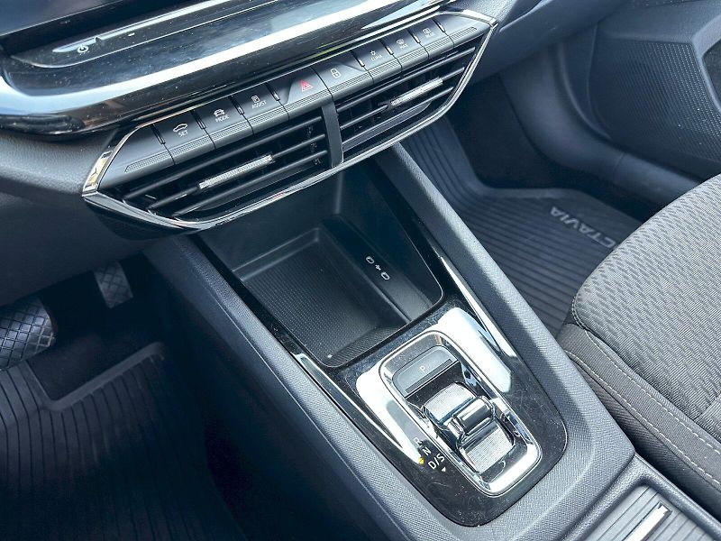 Škoda Octavia (2022) 1.5 TSI e-TEC 110kW DSG Style - fotka 20 z 25
