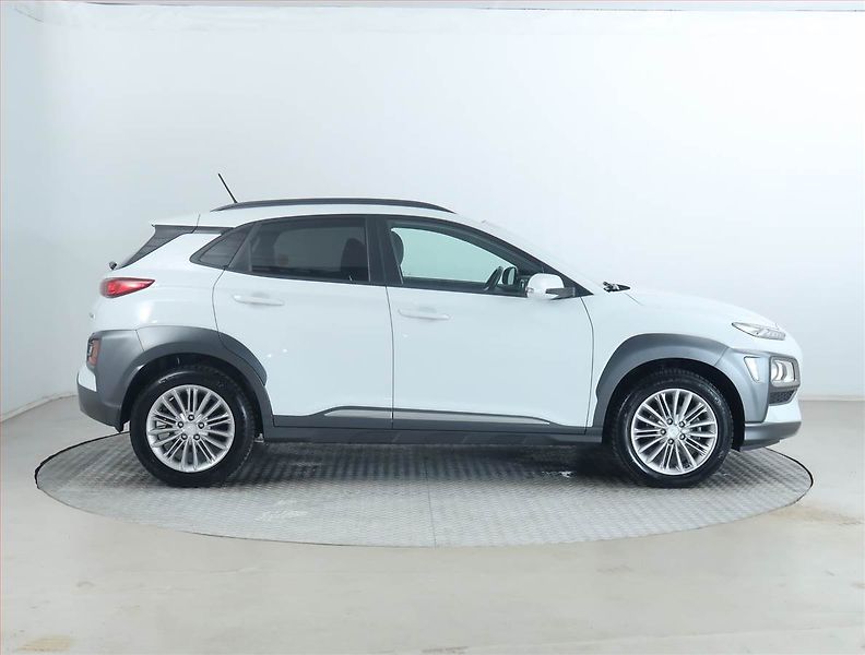 Hyundai Kona (2019) 1.0 T-GDI, Serv.kniha, Kůže - fotka 6 z 17
