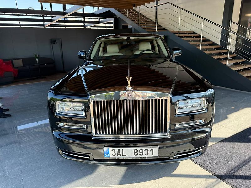 Rolls-Royce Phantom - fotka 2 z 31