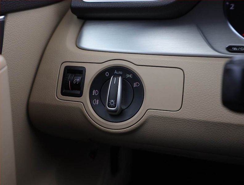 Volkswagen Passat (2012) Highline 3.6 V6, 4X4, Automat - fotka 13 z 17