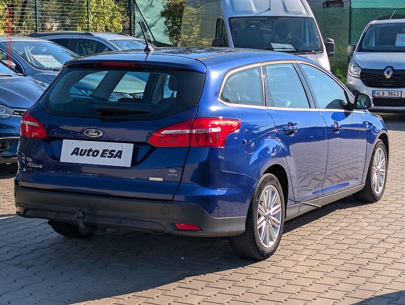 Ford Focus (2017) 1.0 EB, ČR, AC, výhřev sed. - fotka 6 z 18