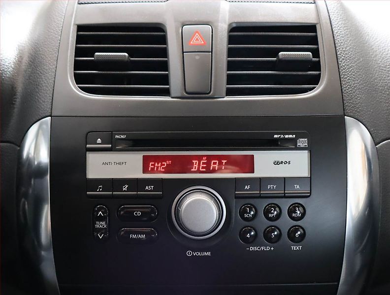 Suzuki SX4 (2014) 1.6 VVT, ČR,1.maj - fotka 12 z 18