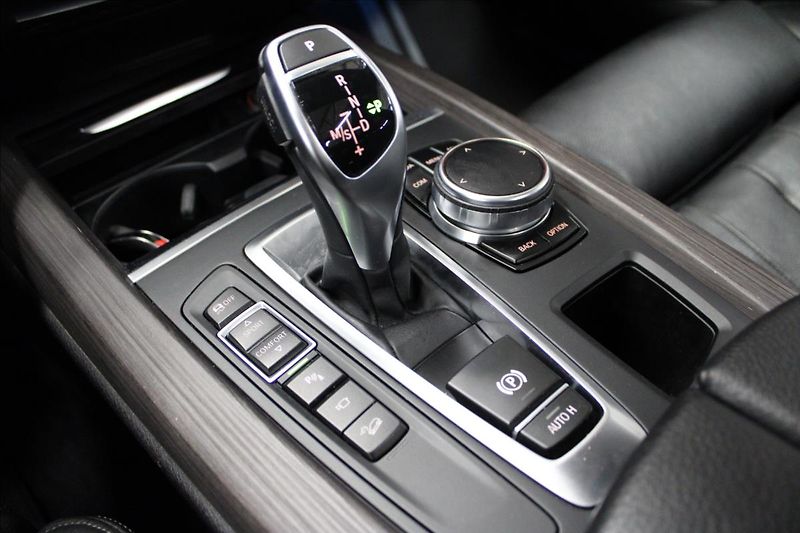 BMW X5 3,0 D 190kW M-paket DPH! - fotka 26 z 34